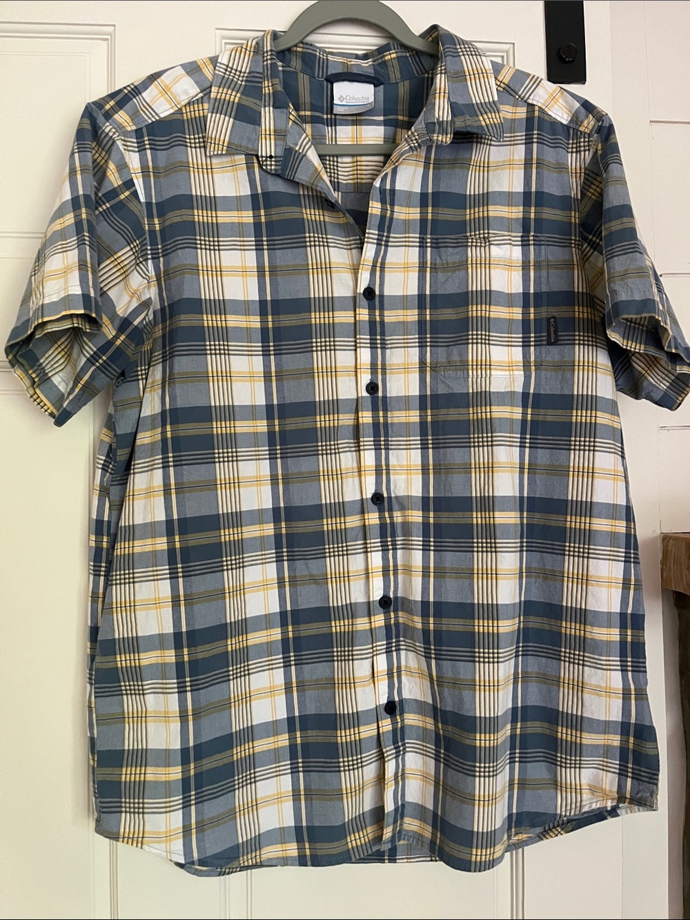 Columbia Men’s Short-Sleeve Plaid Button-Up Shirt in Blue/White/Yellow